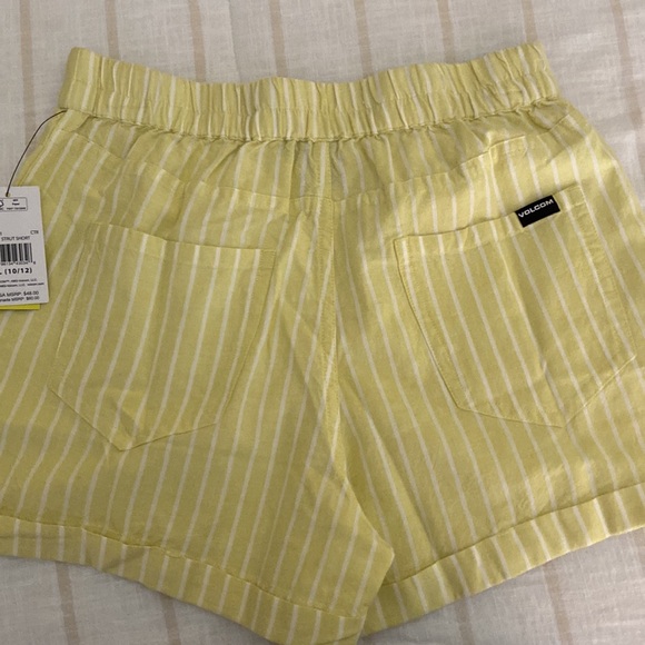 Volcom Kids Shorts NWT - Picture 4 of 4